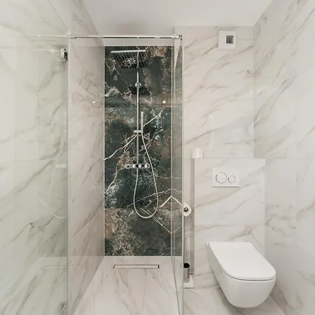 Deluxe Amsterdam 02 By Bookinghost Daire *