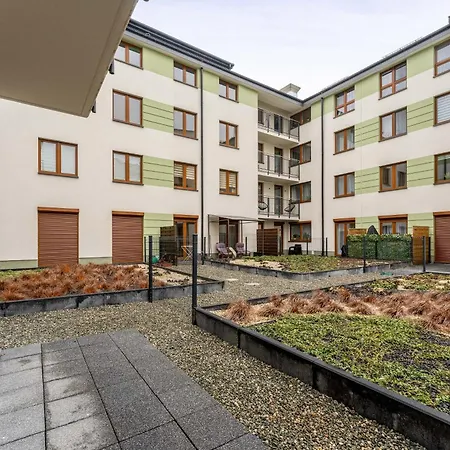 Deluxe Amsterdam 02 By Bookinghost *