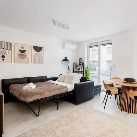 Deluxe Amsterdam 02 By Bookinghost