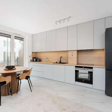 Deluxe Amsterdam 02 By Bookinghost