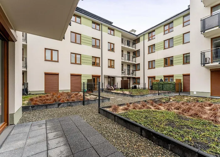 Deluxe Amsterdam 02 By Bookinghost *